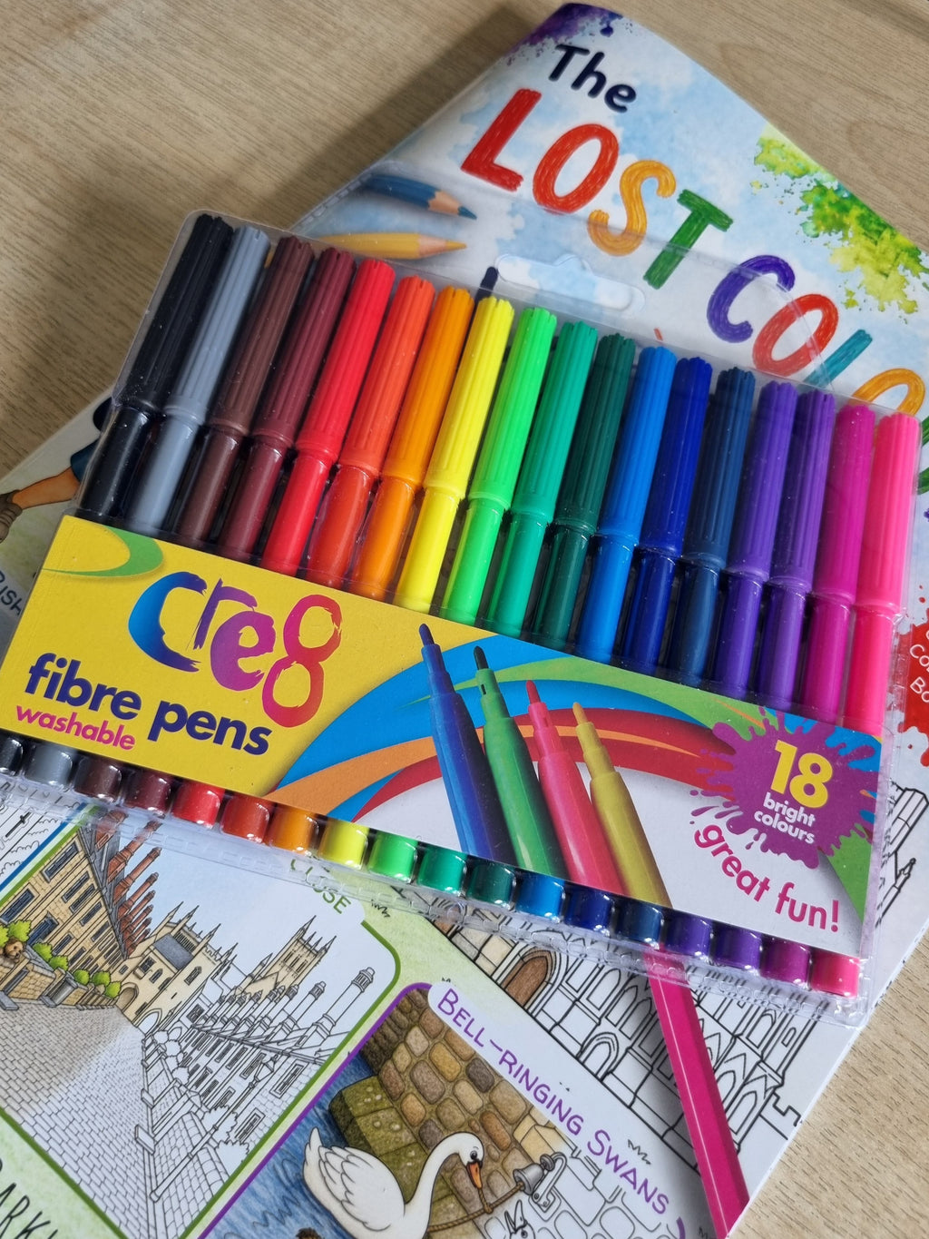 18 Felt Tip Colouring Pens (Washable)